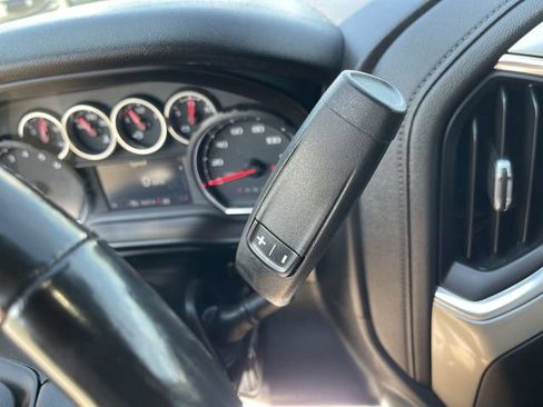 Used 2021 Chevrolet Silverado 1500 LT Trail Boss w/ Convenience Package II AWD/4WD image 19