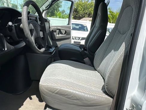 Used 2007 Chevrolet Express 3500 Extended Passenger w/ LT Preferred Equipment Group RWD image 24