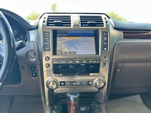 Used 2017 Lexus GX 460 Luxury AWD/4WD image 18