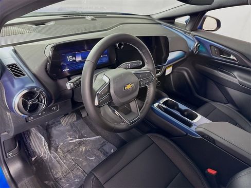 New 2026 Chevrolet Equinox EV LT image 4