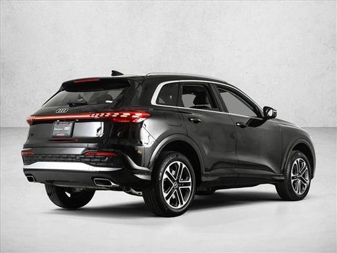 Certified 2025 Audi Q5 Premium w/ Convenience Package AWD/4WD image 5