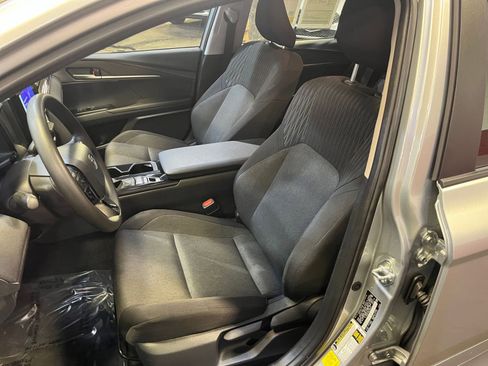 Used 2025 Toyota Camry LE image 35