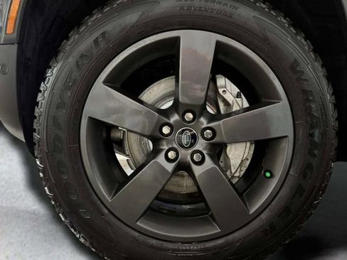 Used 2023 Land Rover Defender 110 SE image 14