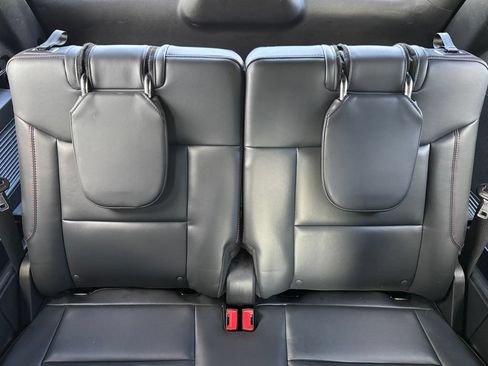 Used 2025 Ford Explorer ST-Line AWD/4WD image 24