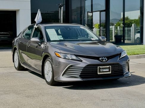 Used 2023 Toyota Camry LE FWD image 9
