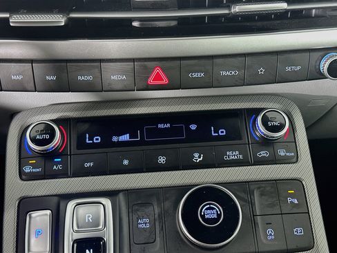 Used 2025 Hyundai Palisade SEL FWD image 24
