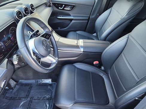 Used 2024 Mercedes-Benz GLC 300 4MATIC image 12