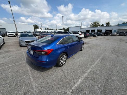 Used 2022 Honda Civic LX image 3