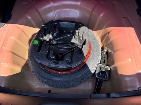 Used 2019 Hyundai Elantra SE FWD image 26