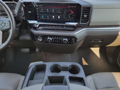 Used 2024 GMC Sierra 1500 SLT AWD/4WD image 18