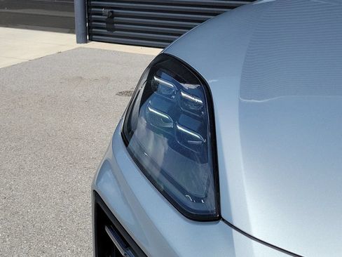 New 2026 Porsche Cayenne Coupe AWD/4WD image 15