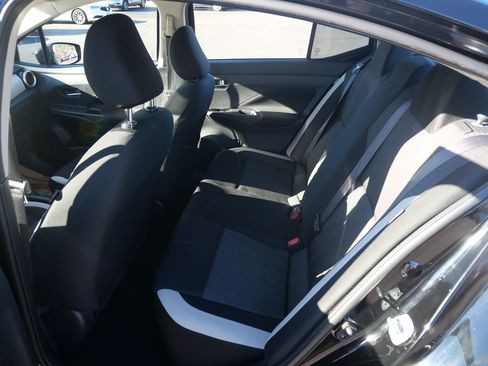 Used 2021 Nissan Versa SV image 21