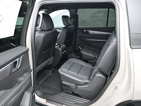 New 2026 Buick Enclave Sport Touring w/ LPO, Floor Liner Package image 22