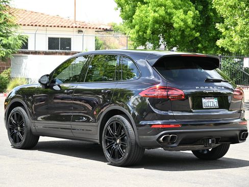 Used 2015 Porsche Cayenne Turbo AWD/4WD image 7