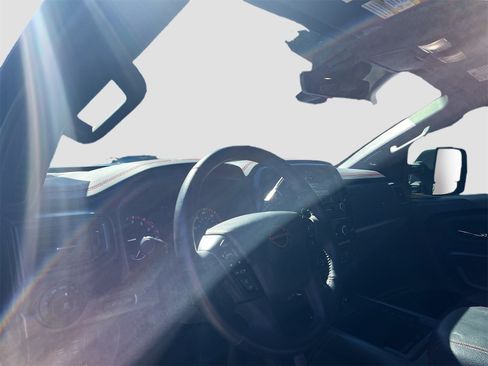 Used 2024 Nissan Titan PRO-4X w/ Pro-4x Convenience Package image 9