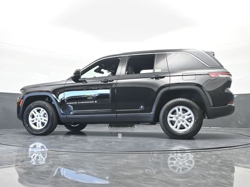 Used 2025 Jeep Grand Cherokee Laredo image 51