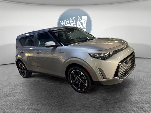 Certified 2024 Kia Soul EX image 1