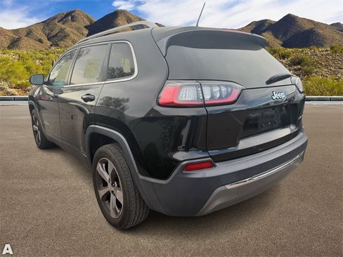 Used 2019 Jeep Cherokee Limited w/ Luxury Group image 3