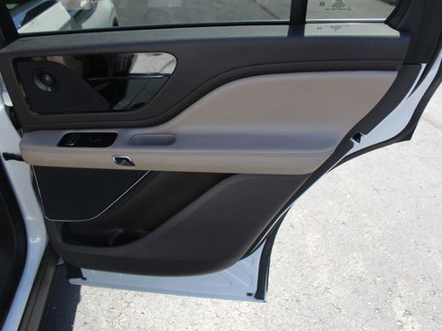 Used 2023 Lincoln Aviator Reserve w/ Equipment Group 201A AWD/4WD image 14