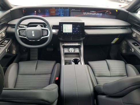 New 2025 Lincoln Nautilus Reserve image 14