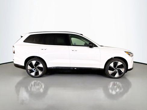 New 2025 Volvo EX90 Plus image 8