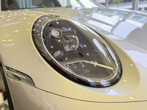 Used 2022 Porsche 911 Turbo image 5