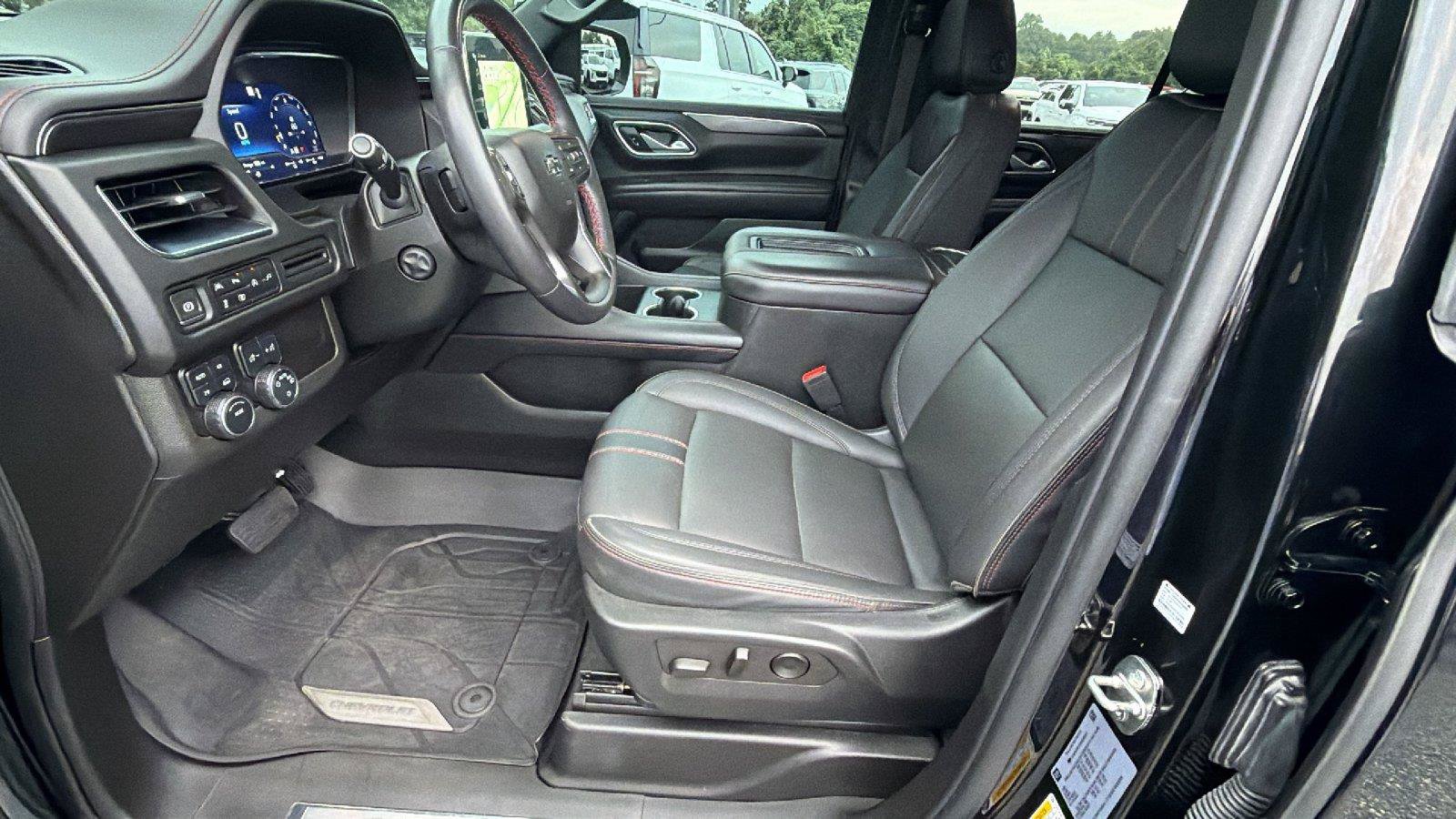 Used 2022 Chevrolet Tahoe RST w/ Luxury Package AWD/4WD image 17