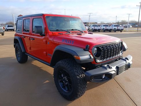 Used 2025 Jeep Wrangler Willys image 11