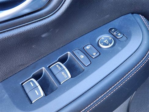 Used 2025 Honda HR-V Sport image 14