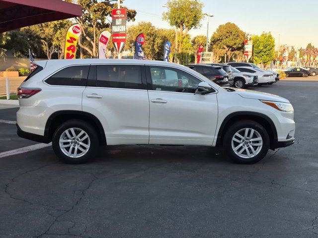 Used 2016 Toyota Highlander LE FWD image 4
