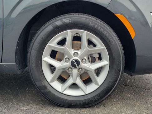 Used 2024 Kia Soul LX w/ Option Group 015 FWD image 5