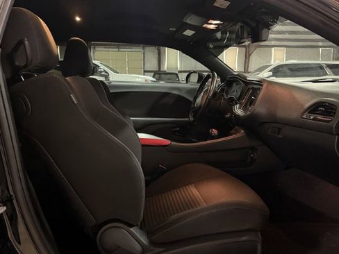 Used 2019 Dodge Challenger R/T image 10