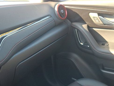 Used 2025 Chevrolet Blazer RS image 31