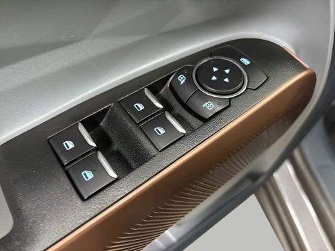 Used 2022 Ford Maverick Lariat image 11