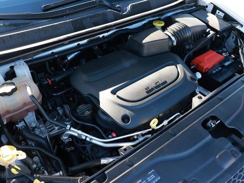 Used 2020 Chrysler Pacifica Touring-L Plus image 59