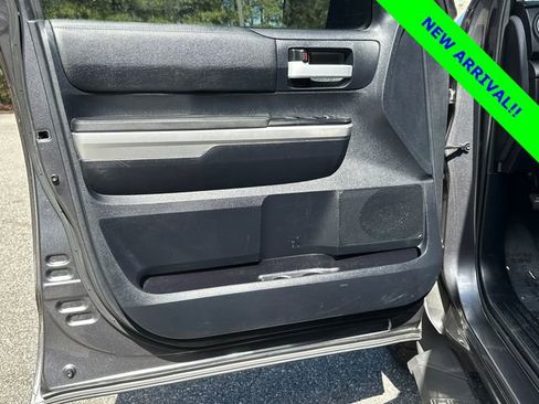 Used 2014 Toyota Tundra SR5 w/ SR5 Upgrade Package image 10
