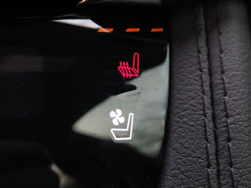 Certified 2024 Cadillac XT6 Premium Luxury image 9