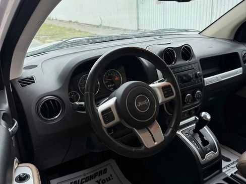 Used 2016 Jeep Compass Latitude FWD image 12