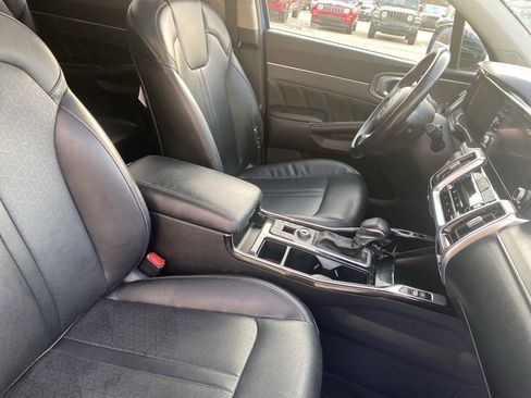 Used 2021 Kia Sorento SX image 9