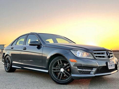 Used 2013 Mercedes-Benz C 250 Sedan image 6