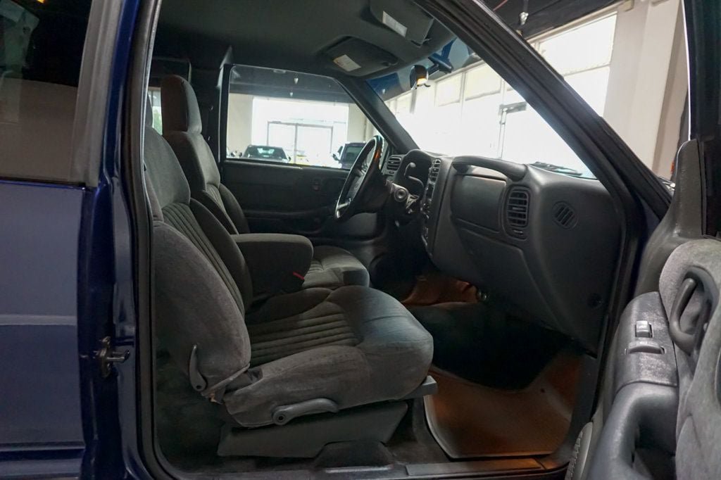 Used 2002 Chevrolet S10 Pickup LS w/ LS Preferred Equipment Group AWD/4WD image 26