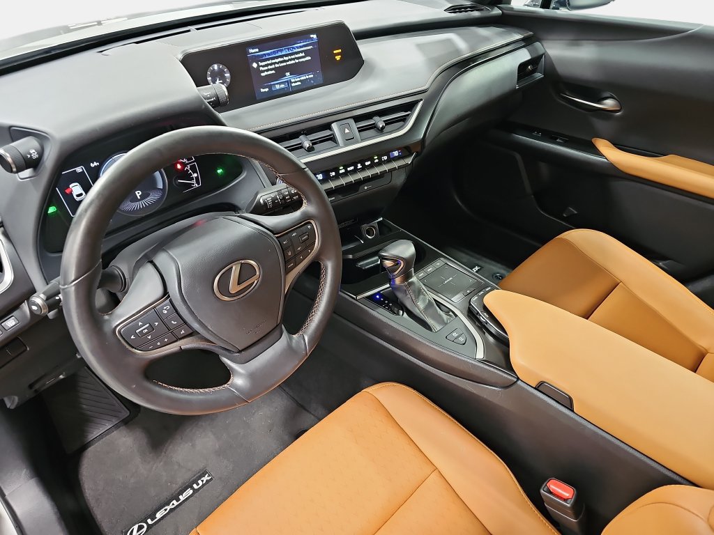 Used 2022 Lexus UX 250h w/ Accessory Package (Z2) AWD/4WD image 14