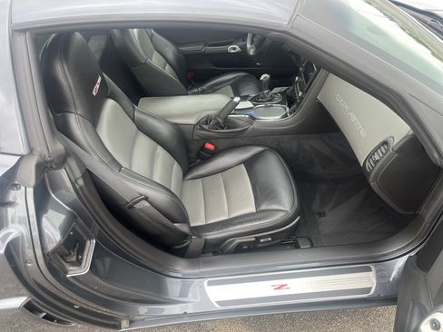 Used 2010 Chevrolet Corvette Z06 w/ Preferred Equipment Group RWD image 21