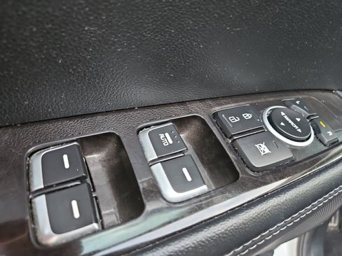 Used 2016 Kia Sorento LX w/ LX Convenience Package image 20