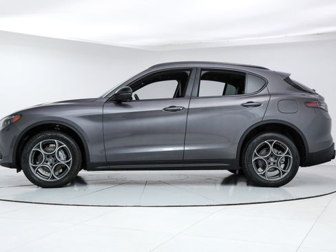 New 2025 Alfa Romeo Stelvio Sprint w/ Convenience Package image 2