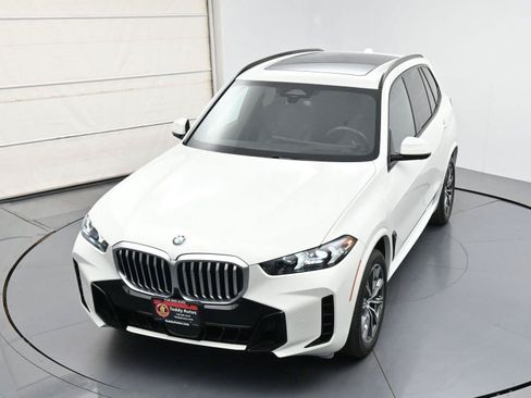 Used 2024 BMW X5 xDrive40i w/ M Sport Package AWD/4WD image 46