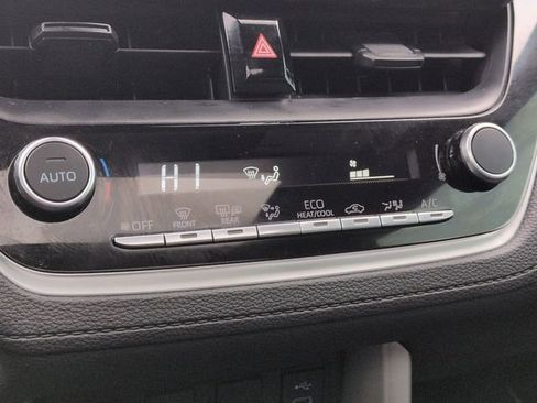 Certified 2025 Toyota Corolla Cross AWD Hybrid w/ Moonroof Package image 23