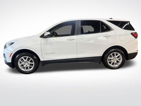 Used 2024 Chevrolet Equinox LT AWD/4WD image 2