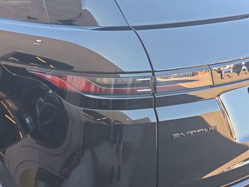 Used 2025 Land Rover Range Rover Evoque S image 33