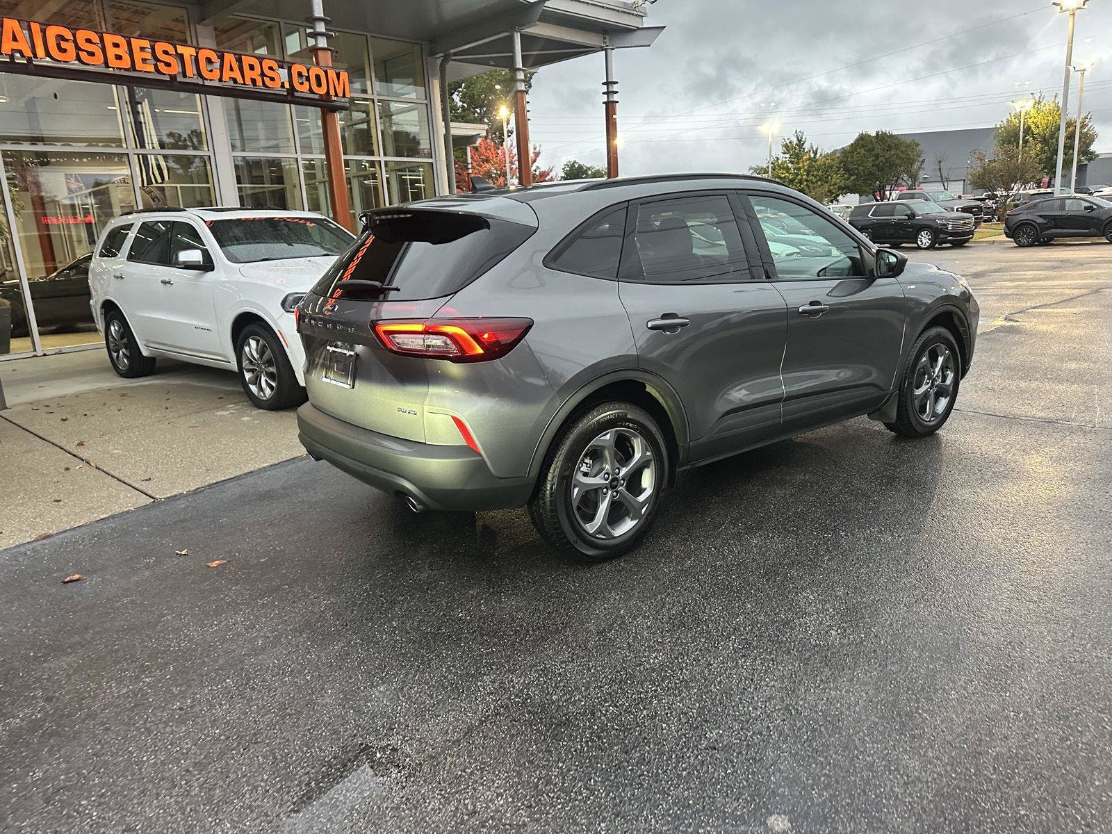 Used 2025 Ford Escape ST-Line w/ Cold Weather Package AWD/4WD image 3